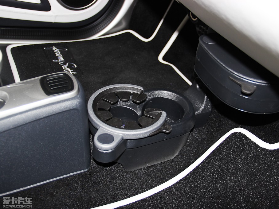 2013��smart forjeremy Jeremy Scott �؄e��