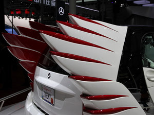 2013Jeremy Scott ؄e ^