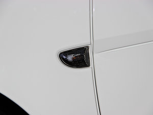 2013Jeremy Scott ؄e ^