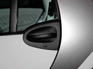 2013Jeremy Scott ؄e {T