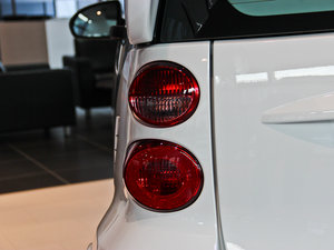 2013Jeremy Scott ؄e ^