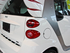 2013Jeremy Scott ؄e ^