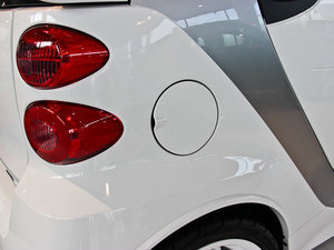 2013Jeremy Scott ؄e ^