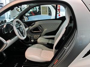 2013Jeremy Scott ؄e g