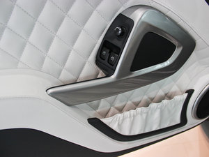 2013Jeremy Scott ؄e g