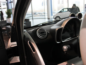 2013Jeremy Scott ؄e g