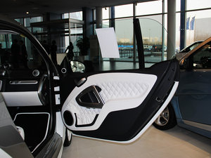 2013Jeremy Scott ؄e g