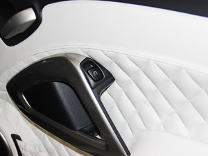 2013Jeremy Scott ؄e g