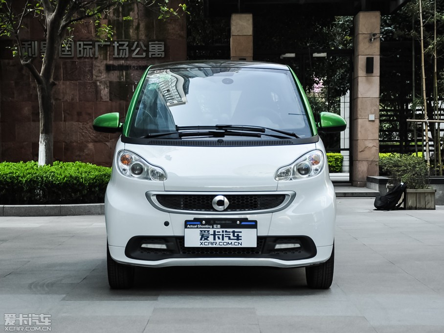 smart fortwo 电动车