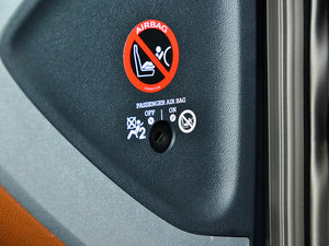 20141.0T  BoConcept؄e  п؅^