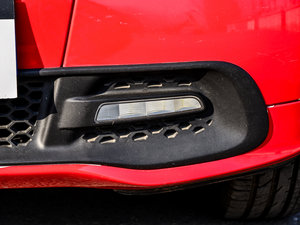 2013款1.0T 硬顶激情版 前雾灯