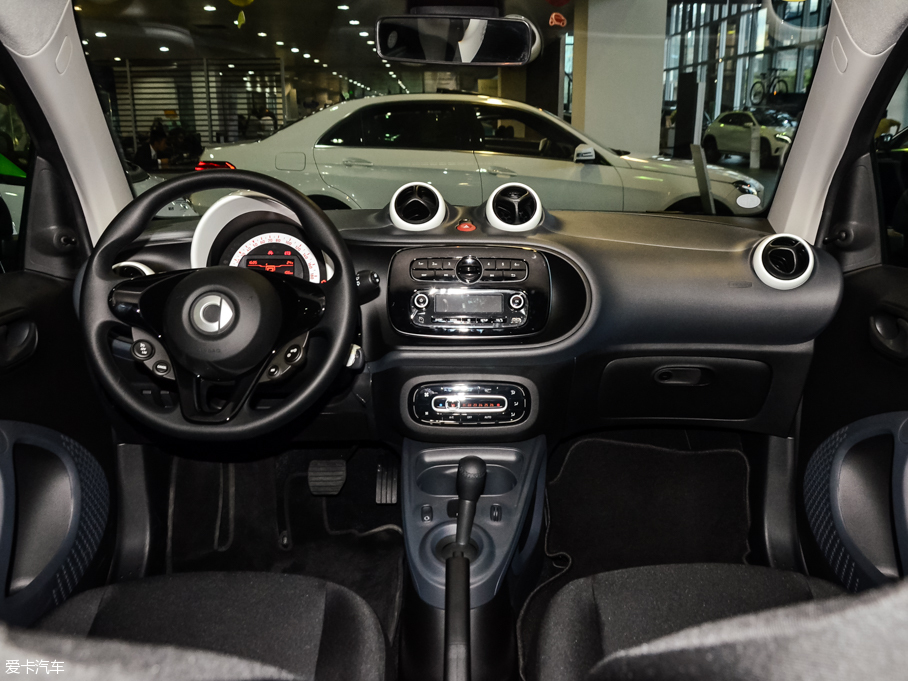 2015smart fortwo 1.0L Ӳ`Ӱ