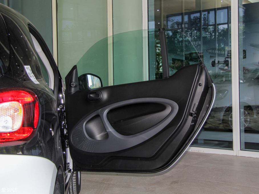 2015smart fortwo 1.0L Ӳ`Ӱ