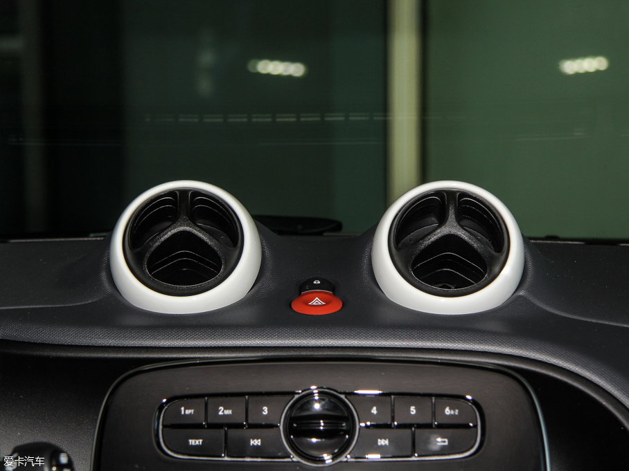 2015smart fortwo 1.0L Ӳ`Ӱ