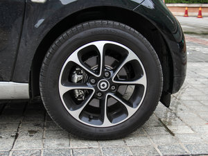 2015款1.0L 硬顶激情版 轮圈