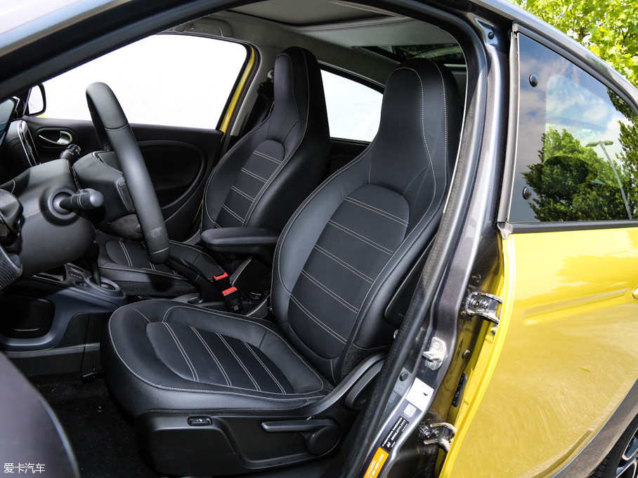 2016款smart forfour0.9t 先锋版