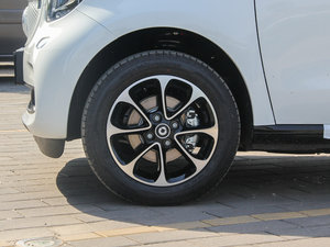2016款1.0L 激情版 轮圈