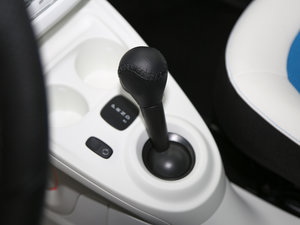 2016款0.9T 极致版 换挡杆