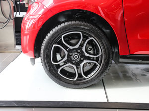 2017款0.9T 挚爱特别版 轮圈