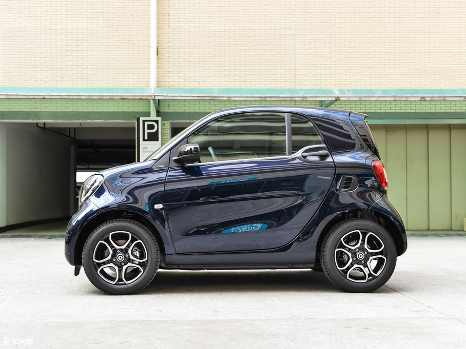 2017smart fortwo 1.0L {؄e