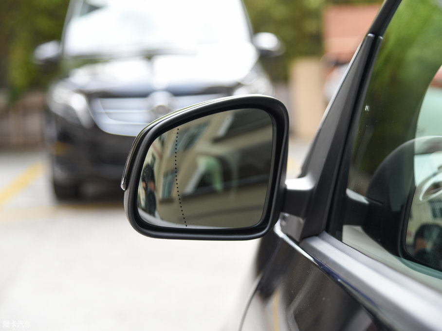 2017smart fortwo 1.0L {(ln)؄e