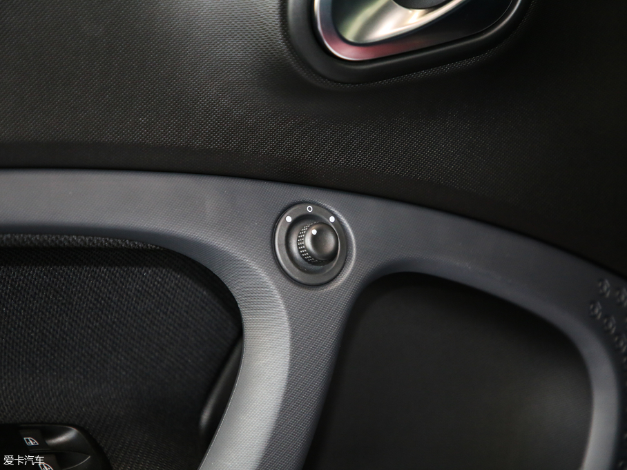 2018��smart fortwo 1.0L 52ǧ��20�����؄e��