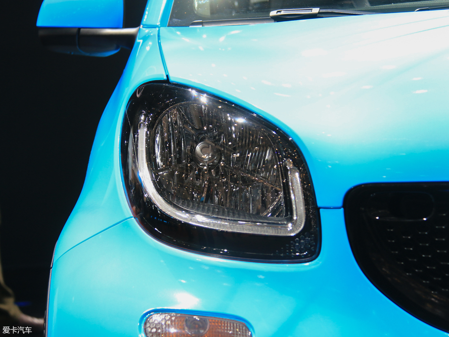 2018smart fortwo 늄܇ EQ fortwo cabrio