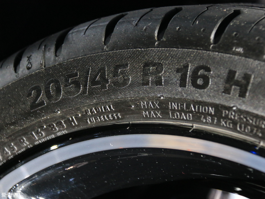 2018smart fortwo 늄܇ EQ fortwo cabrio