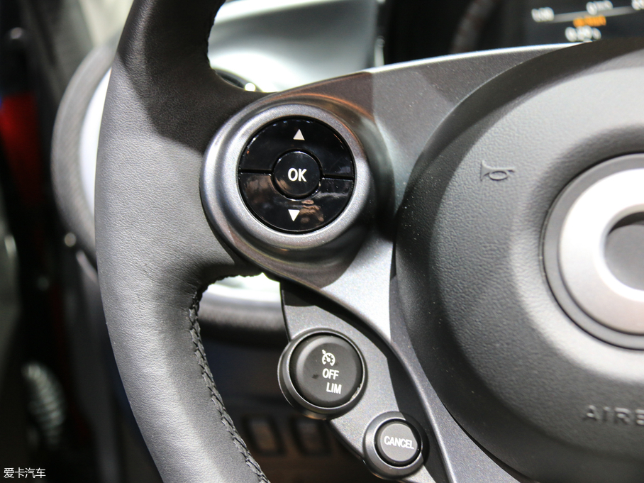 2018smart fortwo 늄܇ EQ fortwo cabrio