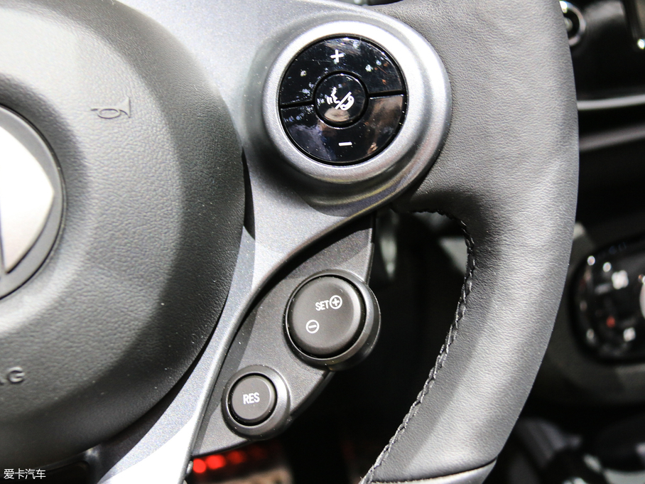 2018smart fortwo 늄܇ EQ fortwo cabrio