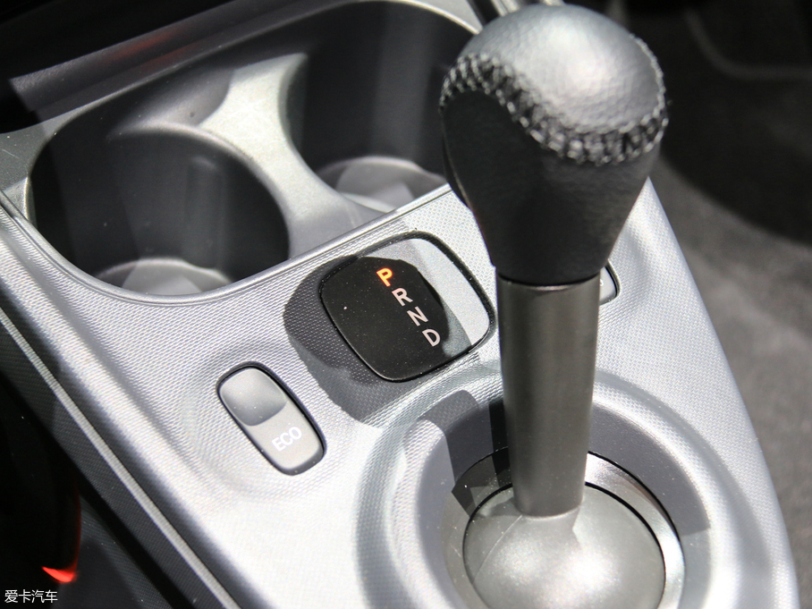 2018smart fortwo 늄܇ EQ fortwo cabrio