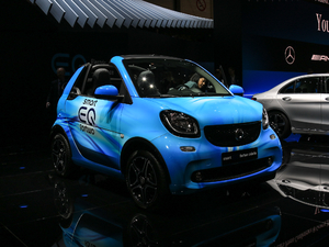 2018款EQ fortwo cabrio 整体外观