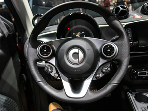 2018款EQ fortwo cabrio 中控区