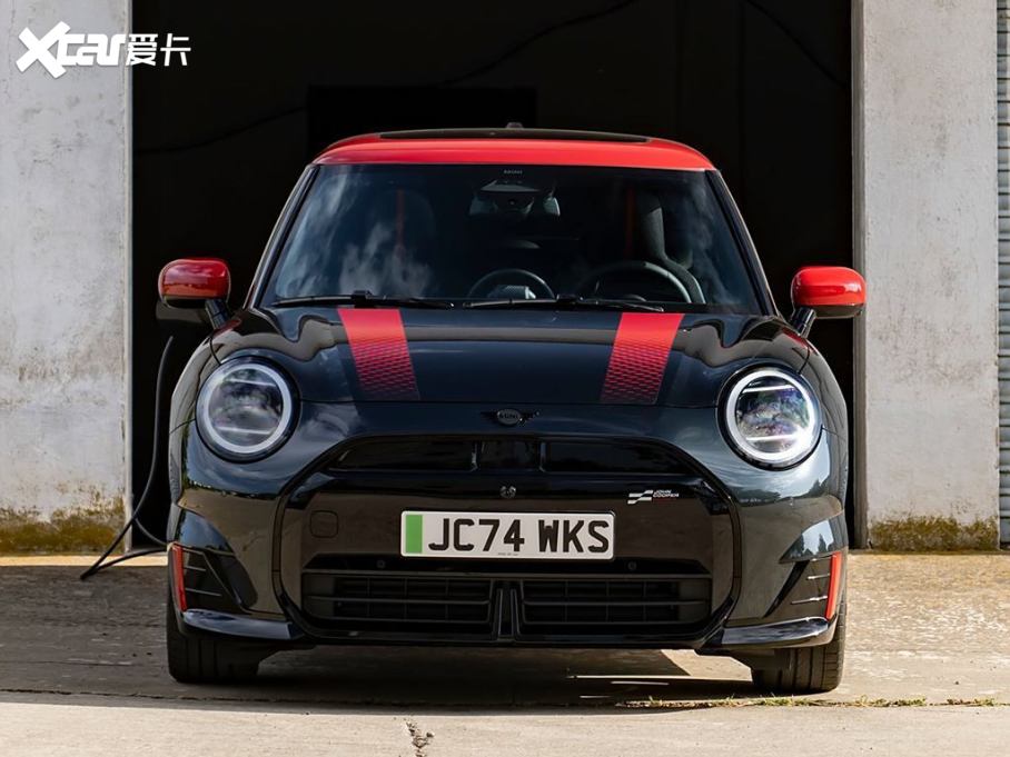 2025늄MINI JCW JOHN COOPER WORKS