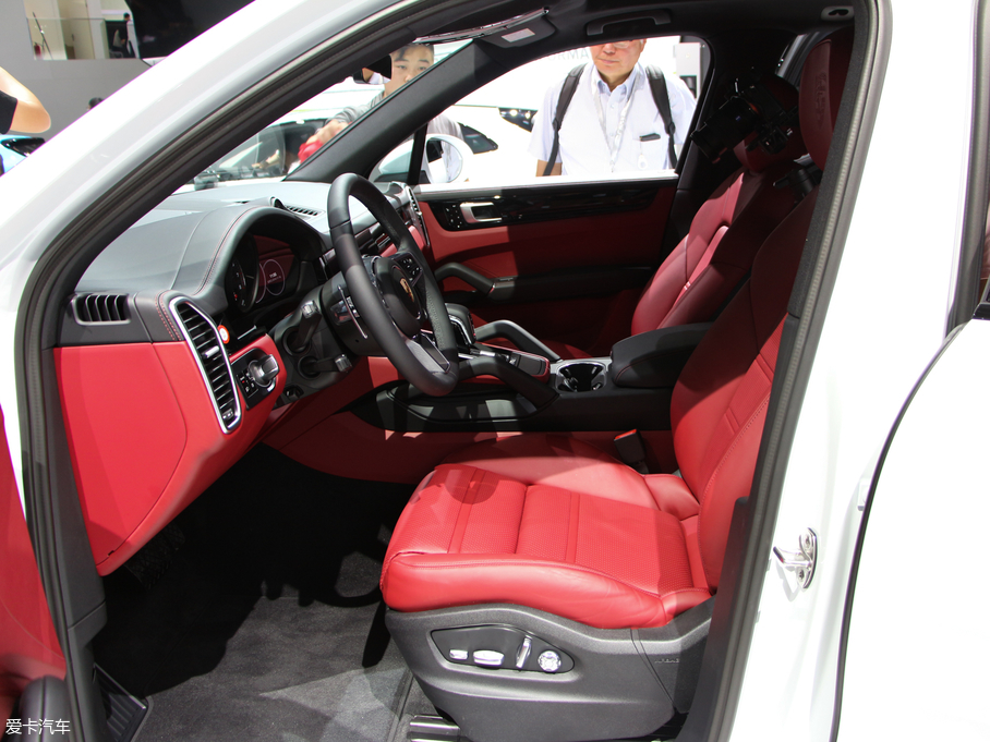 2019CayenneԴ E-Hybrid