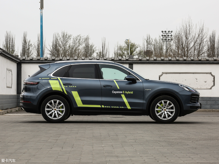 2019CayenneԴ E-Hybrid