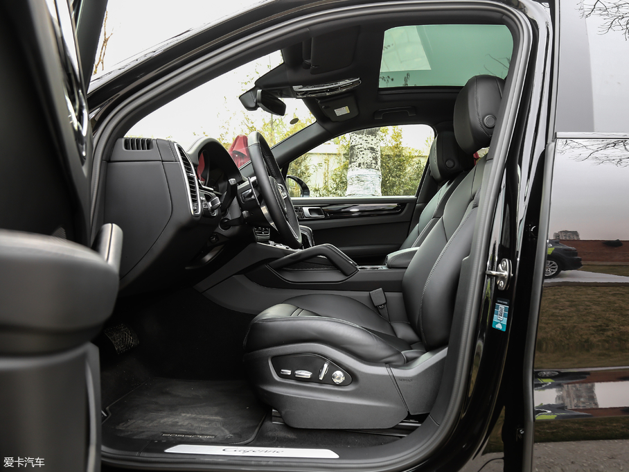 2019CayenneԴ E-Hybrid