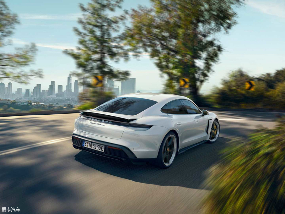 2019Taycan Turbo S