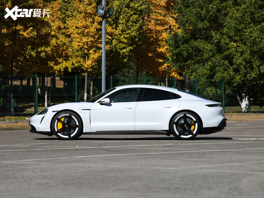 2019Taycan Turbo S