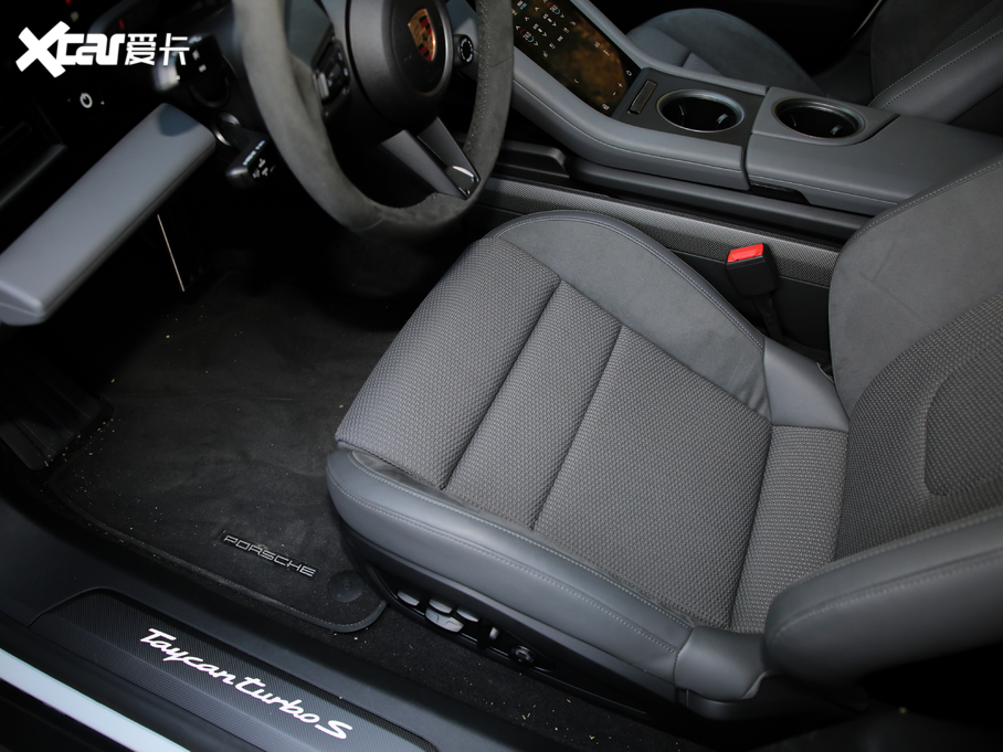 2019Taycan Turbo S