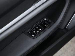 2019Turbo S {܇ƅ^(q)	