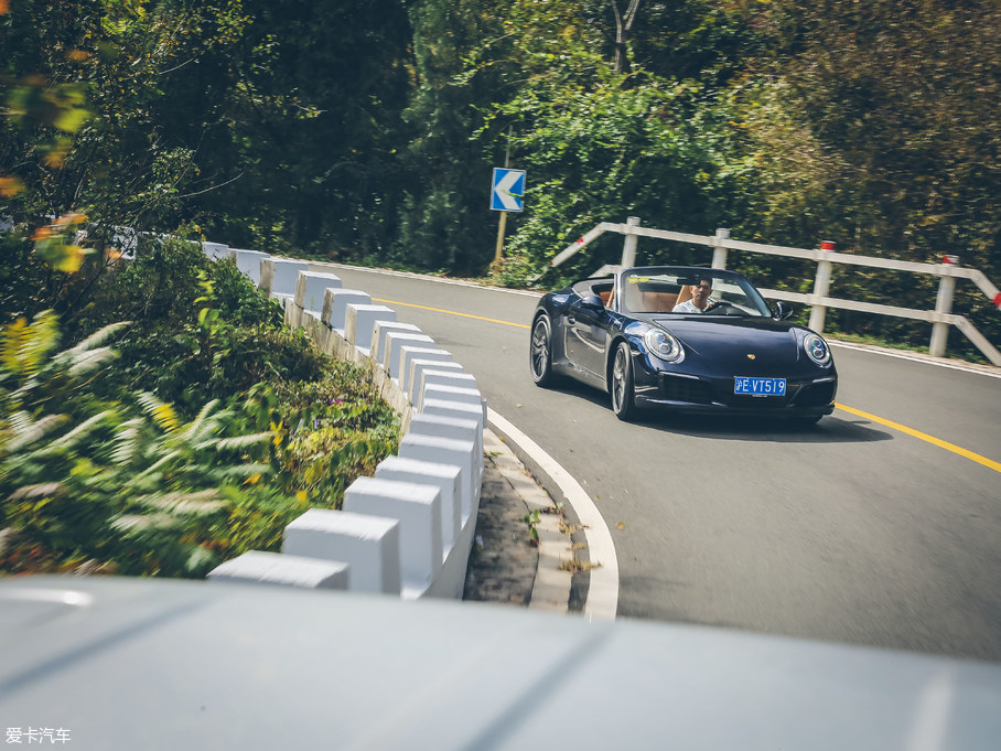 2019r911 Carrera S Cabriolet