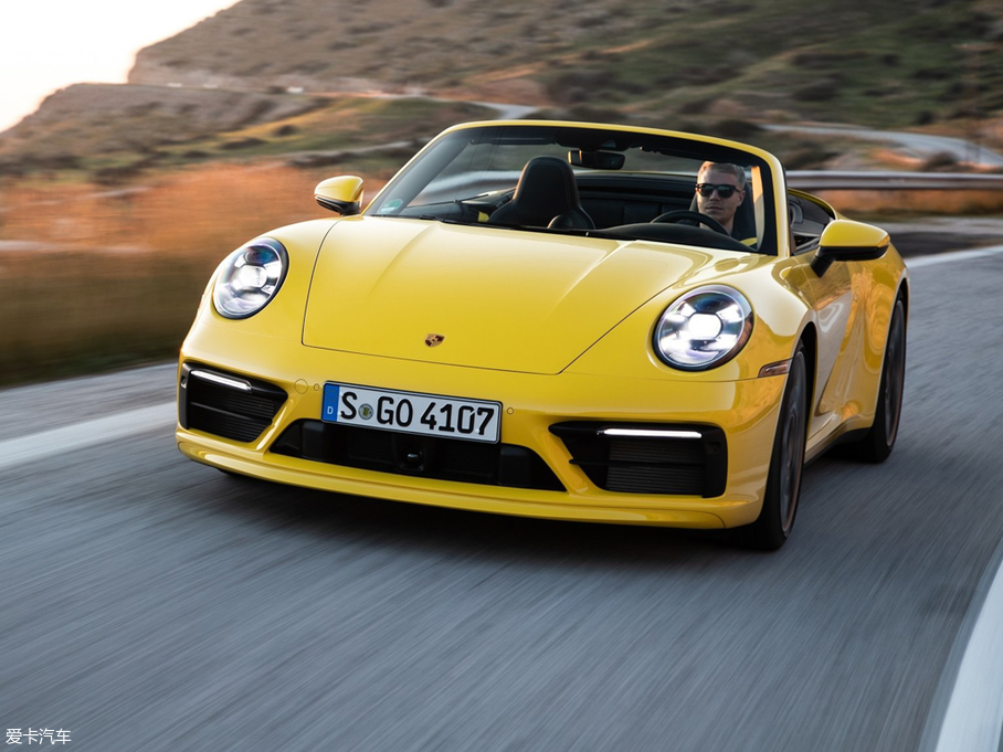 2019��r(sh��)��911 Carrera S Cabriolet