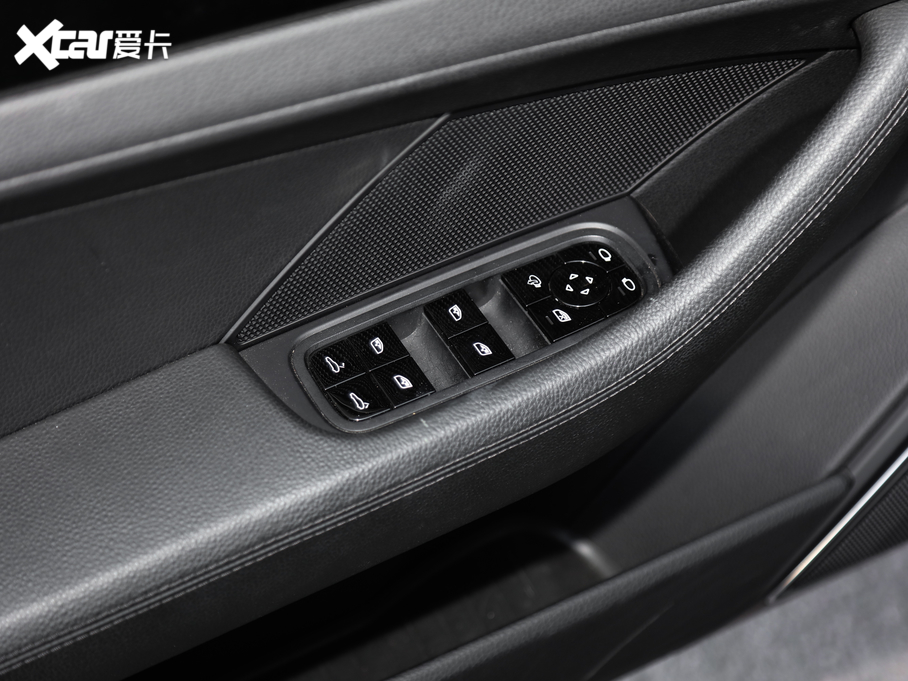 2019Panamera 4 Sport Turismo