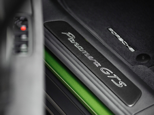 2019GTS Sport Turismo g