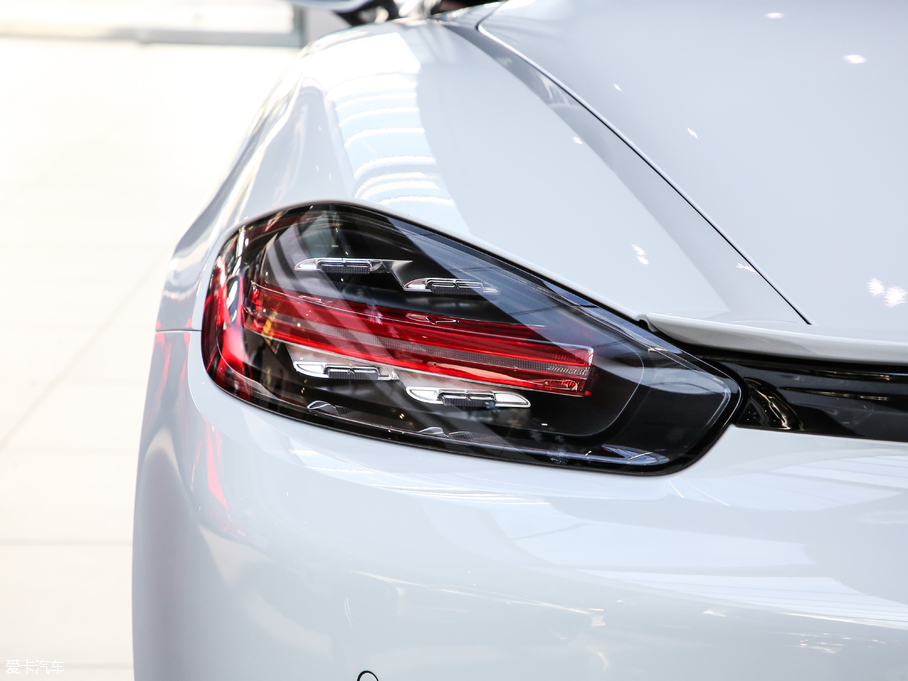 2018r(sh)718 718 Boxster Spyder