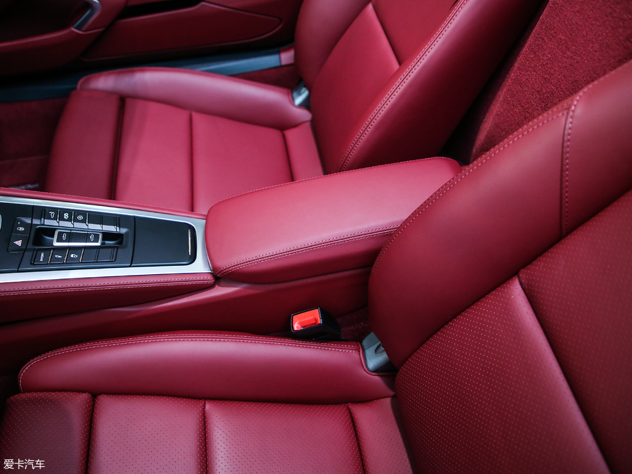 2018r718 718 Boxster Spyder