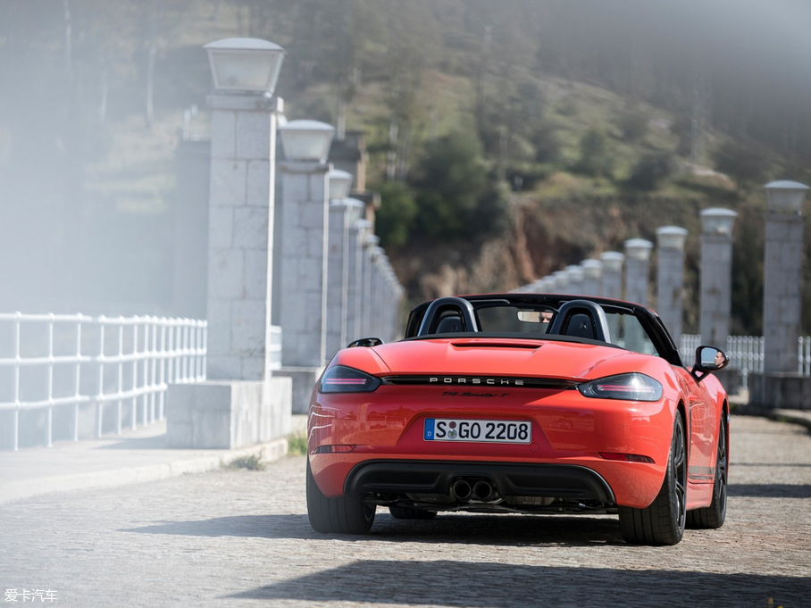 2019r718 Boxster T