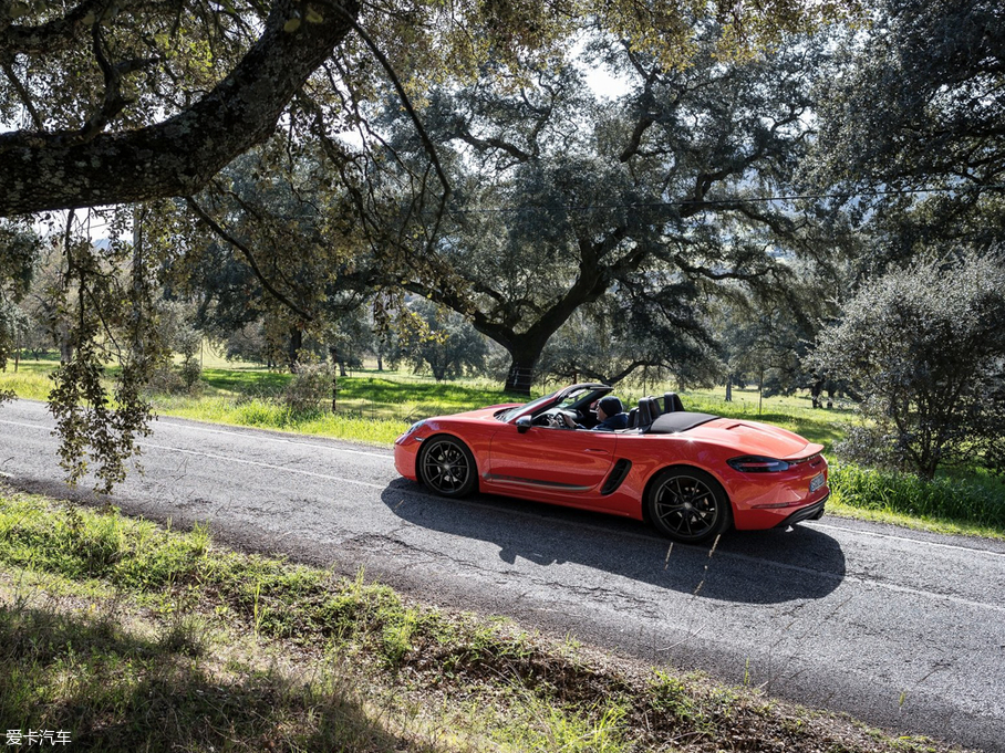 2019r718 Boxster T