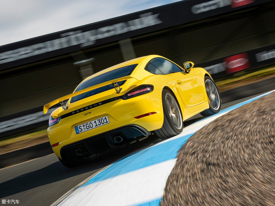 2019r(sh)718 Cayman GT4